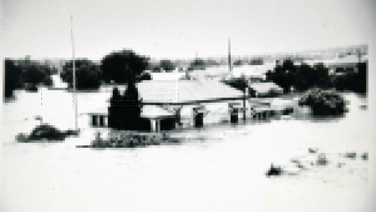 Singleton 1955 flood. Pic: Robinson Family Collection