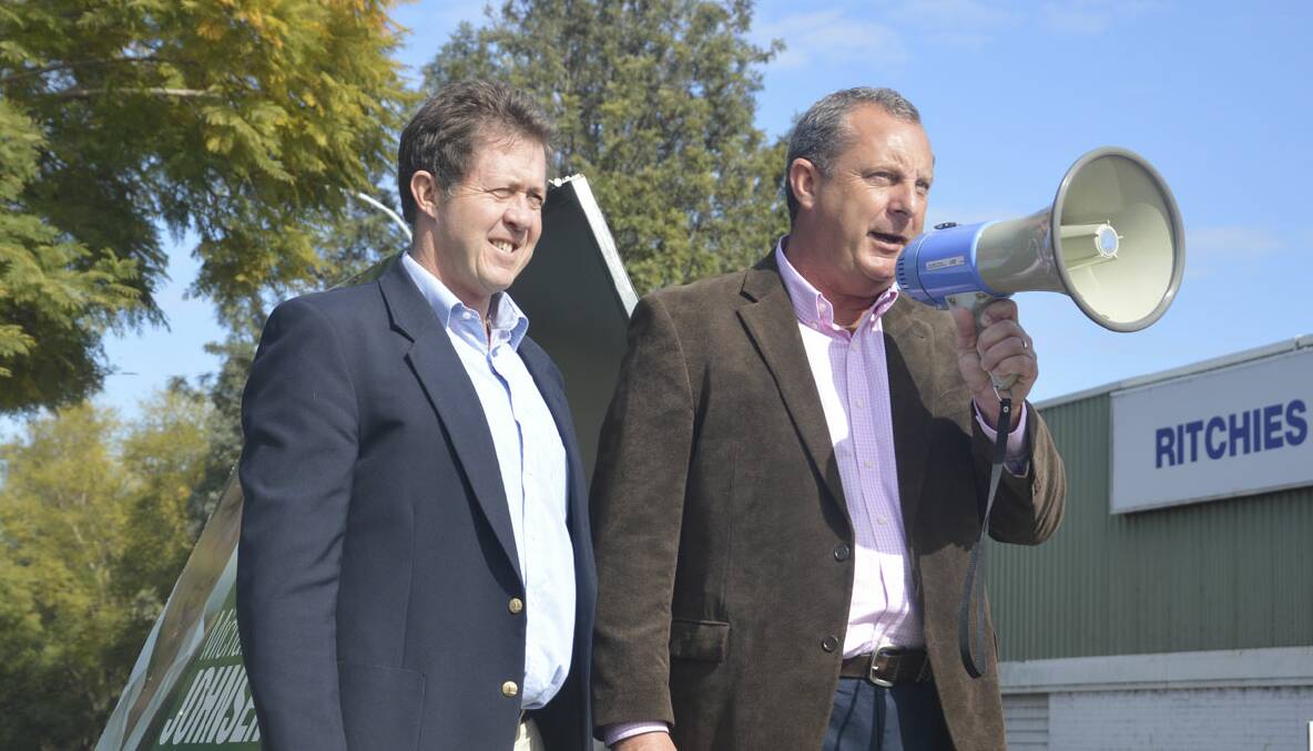 CAMPAIGN MOVES AHEAD: Spruiking to the public Minister for Youth and Sport Luke Hartsuyker (left) with Nationals candidate for the Federal seat of Hunter Michael Johnsen. 