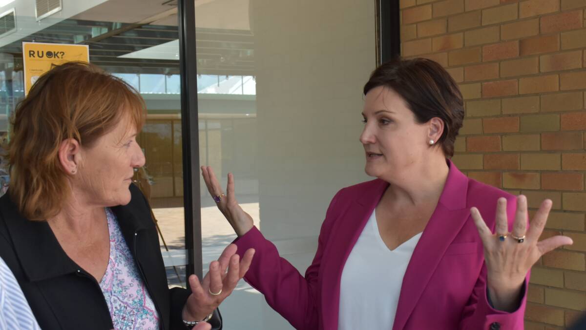 Mayor Sue Moore and NSW Opposition leader Jodi McKay in Singleton today discussing air pollution.
