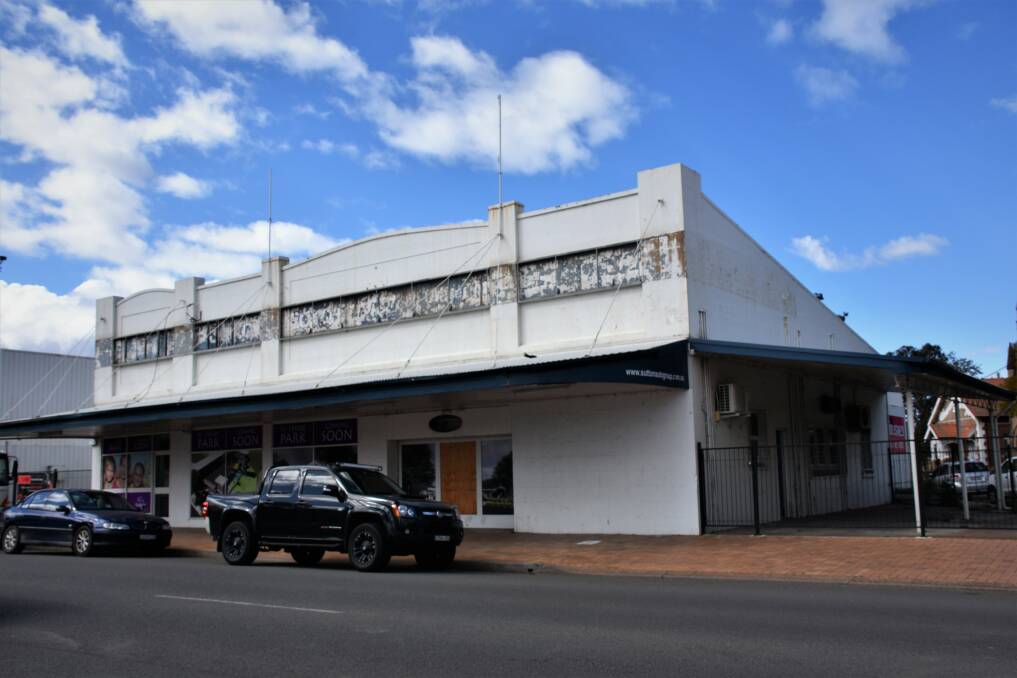 Singleton Council has decided to call for expressions of interest for the purchase and redevelopment or lease and redevelopment of the site at 189-195 John Street.