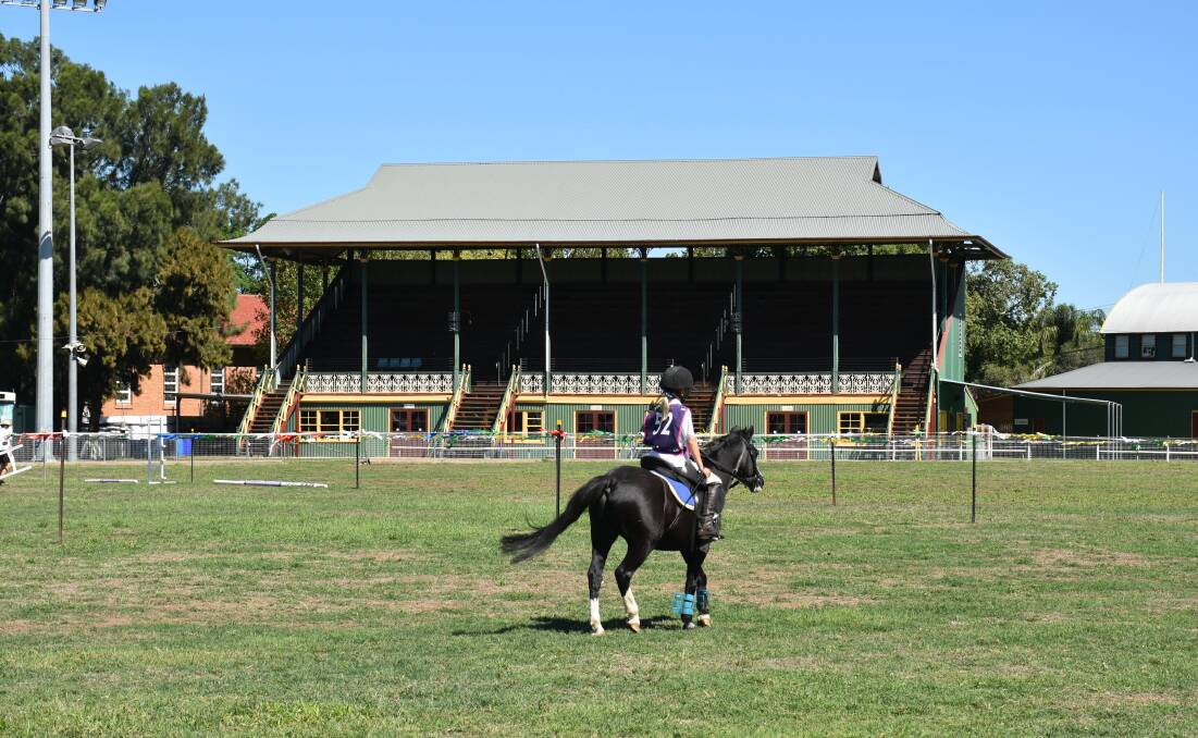 Singleton Showground receive $231,929 in state government funding to remove the existing timber pole and lights and supply and install a new pole with 24 LED lights
