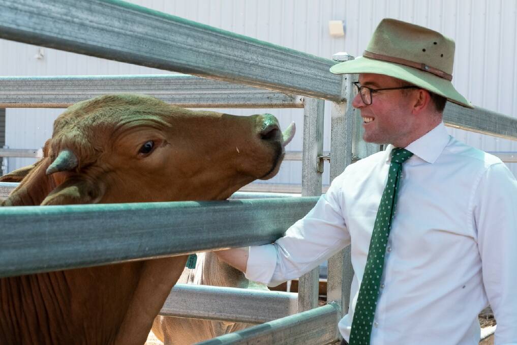  Minister for Agriculture Adam Marshall at the University of New England Centre for Animal Research and Teaching.
