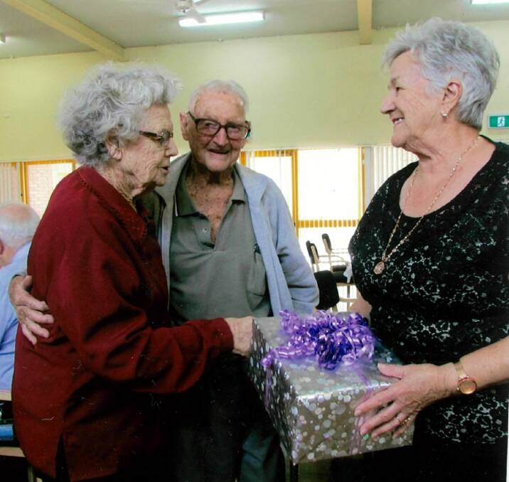Phyllis and Bill Pendered with Senior Citizens Centre President Colleen McMahon. 