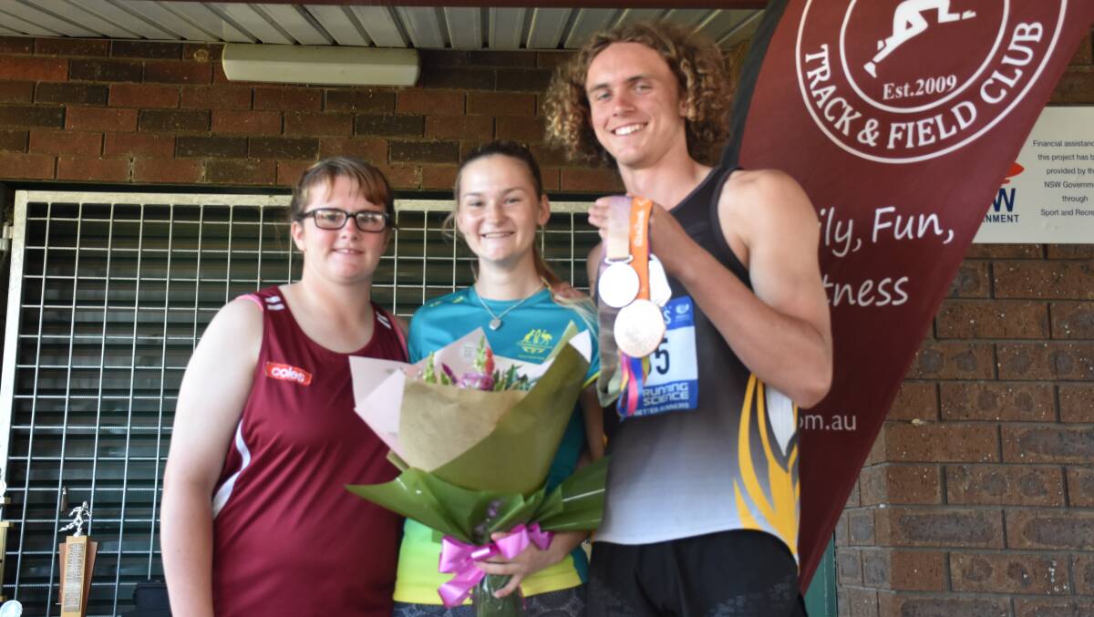 EVENT CANCELLED: Singleton athlete Samantha Odgers welcomes special guest and Commonwealth Games medallist Erin Cleaver with local star Ben James at last year's edition. Tonight's session has been cancelled due to hazardous air quality.
